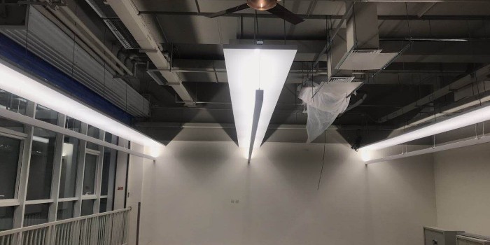 用戶看過來，質量這么好的高光鋁單板材料，別處找不到