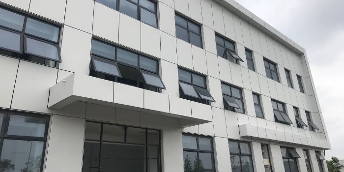 氟碳漆鋁單板定制有哪些注意事項呢？