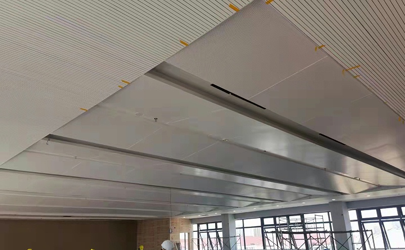 茸興路正誠機電廠@階梯穿孔鋁單板