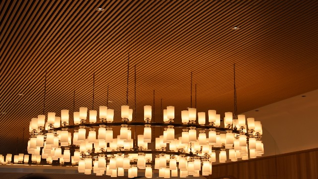 無錫鳳賓路萬科項(xiàng)目吊頂鋁方通案例