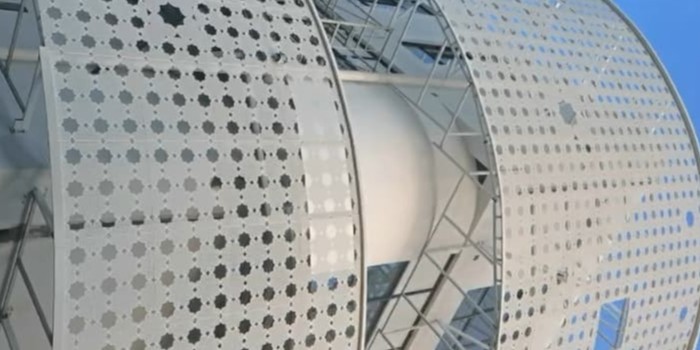 沖孔鋁單板是什么？沖孔鋁單板定制有什么優勢？