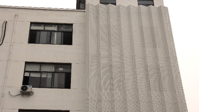 嘉松中路氟碳鋁單板